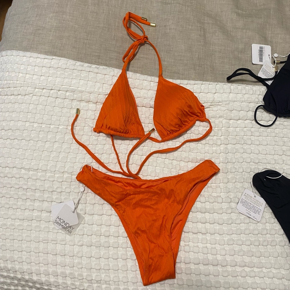 MONDAY SWIMWEAR - Palma Top (M) and Byron Bottoms (P) in PERSIMMON